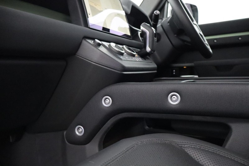 2023 (23) LAND ROVER DEFENDER 3.0 D300 75th Limited Edition 90 3dr Auto 5170251