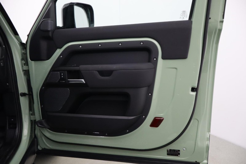 2023 (23) LAND ROVER DEFENDER 3.0 D300 75th Limited Edition 90 3dr Auto 5170219