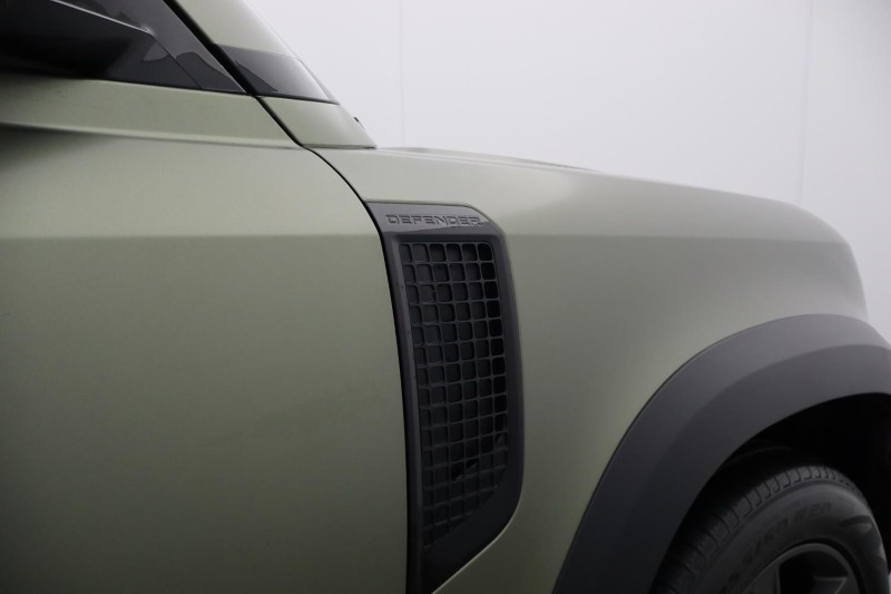 2022 (22) LAND ROVER DEFENDER 3.0 D300 SE 110 5dr Auto [7 Seat] 5173388