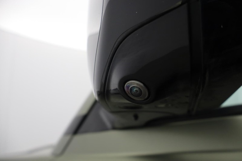 2022 (22) LAND ROVER DEFENDER 3.0 D300 SE 110 5dr Auto [7 Seat] 5173399