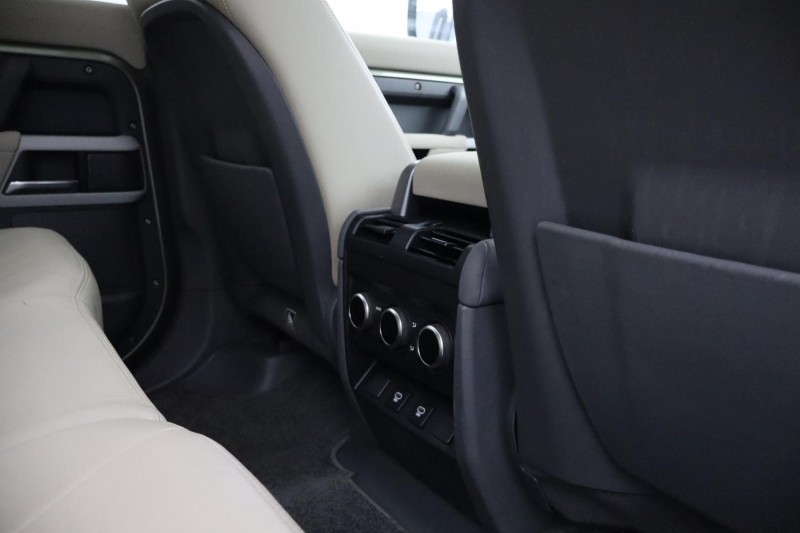 2022 (22) LAND ROVER DEFENDER 3.0 D300 SE 110 5dr Auto [7 Seat] 5173380