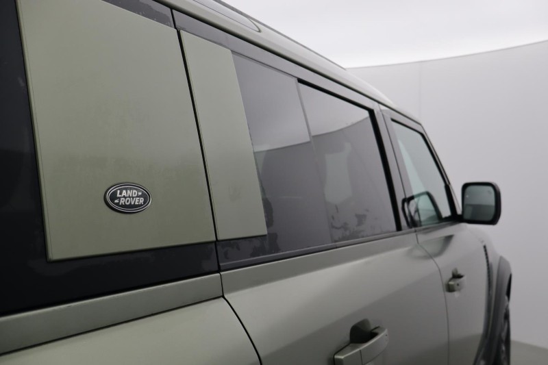 2022 (22) LAND ROVER DEFENDER 3.0 D300 SE 110 5dr Auto [7 Seat] 5173378