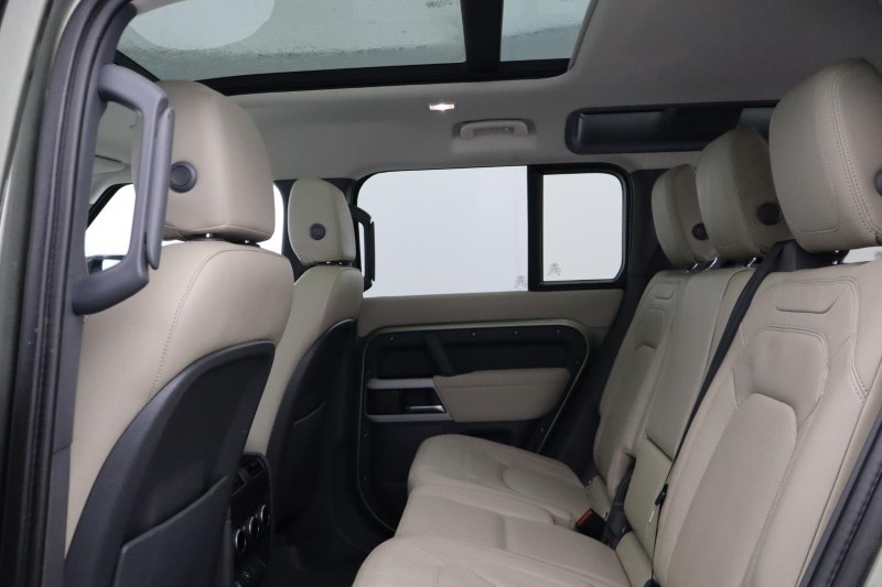 2022 (22) LAND ROVER DEFENDER 3.0 D300 SE 110 5dr Auto [7 Seat] 5173374