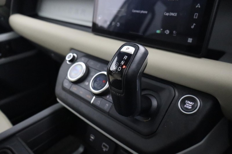 2022 (22) LAND ROVER DEFENDER 3.0 D300 SE 110 5dr Auto [7 Seat] 5173419