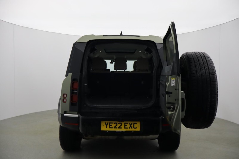 2022 (22) LAND ROVER DEFENDER 3.0 D300 SE 110 5dr Auto [7 Seat] 5173375
