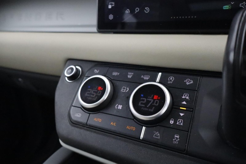 2022 (22) LAND ROVER DEFENDER 3.0 D300 SE 110 5dr Auto [7 Seat] 5173420