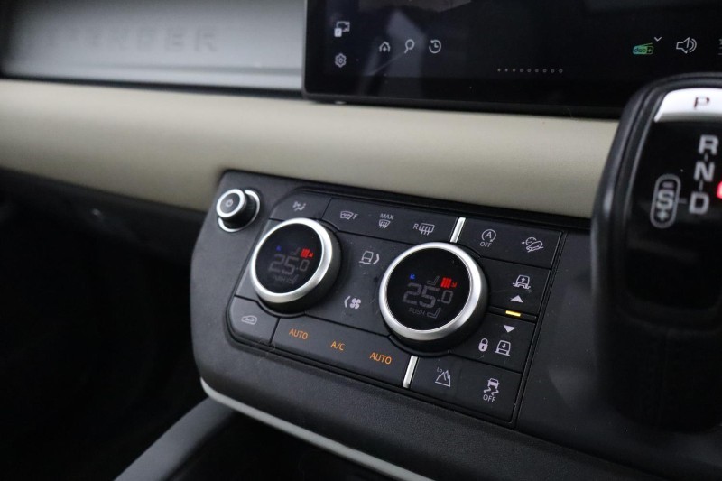 2022 (22) LAND ROVER DEFENDER 3.0 D300 SE 110 5dr Auto [7 Seat] 5173421