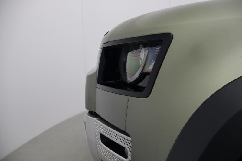 2022 (22) LAND ROVER DEFENDER 3.0 D300 SE 110 5dr Auto [7 Seat] 5173396