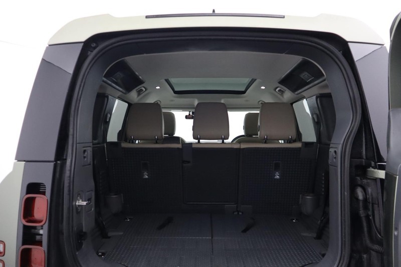 2022 (22) LAND ROVER DEFENDER 3.0 D300 SE 110 5dr Auto [7 Seat] 5173377