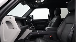 2023 (23) LAND ROVER DEFENDER 3.0 D250 X-Dynamic HSE 110 5dr Auto 5155975