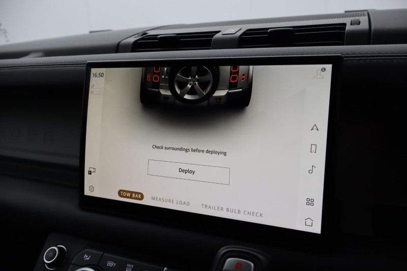 2023 (23) LAND ROVER DEFENDER 3.0 D250 X-Dynamic HSE 110 5dr Auto 5156031