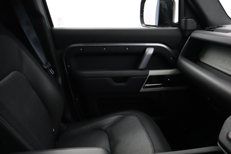 2023 (23) LAND ROVER DEFENDER 3.0 D250 X-Dynamic HSE 110 5dr Auto 5156035