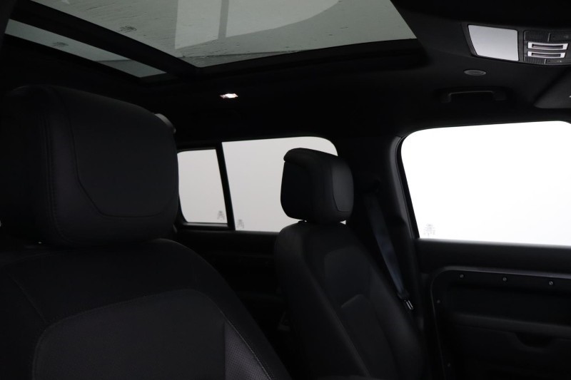 2023 (23) LAND ROVER DEFENDER 3.0 D250 X-Dynamic HSE 110 5dr Auto 5156018