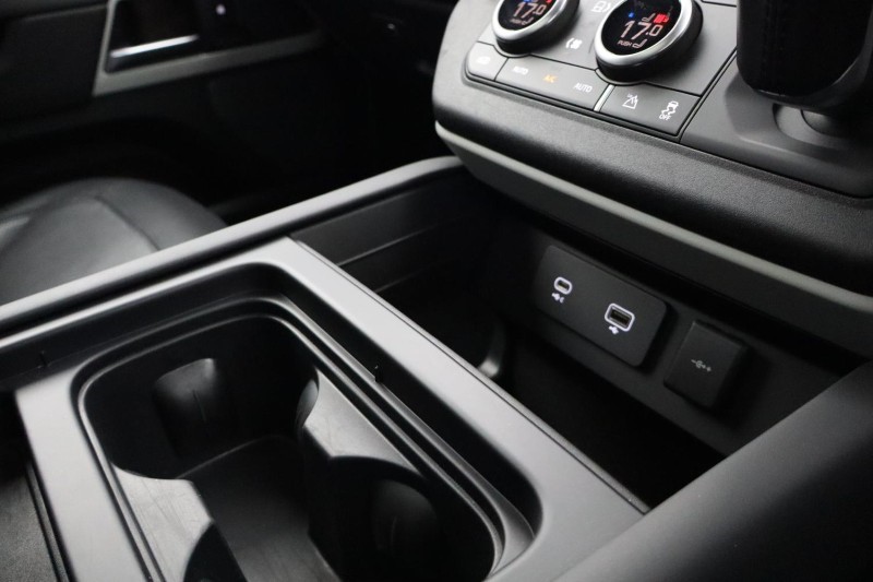 2023 (23) LAND ROVER DEFENDER 3.0 D250 X-Dynamic HSE 110 5dr Auto 5156033