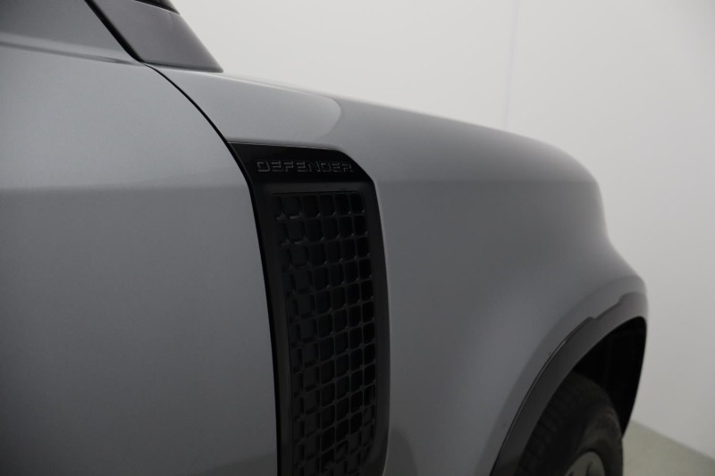 2023 (23) LAND ROVER DEFENDER 3.0 D250 X-Dynamic HSE 110 5dr Auto 5155983