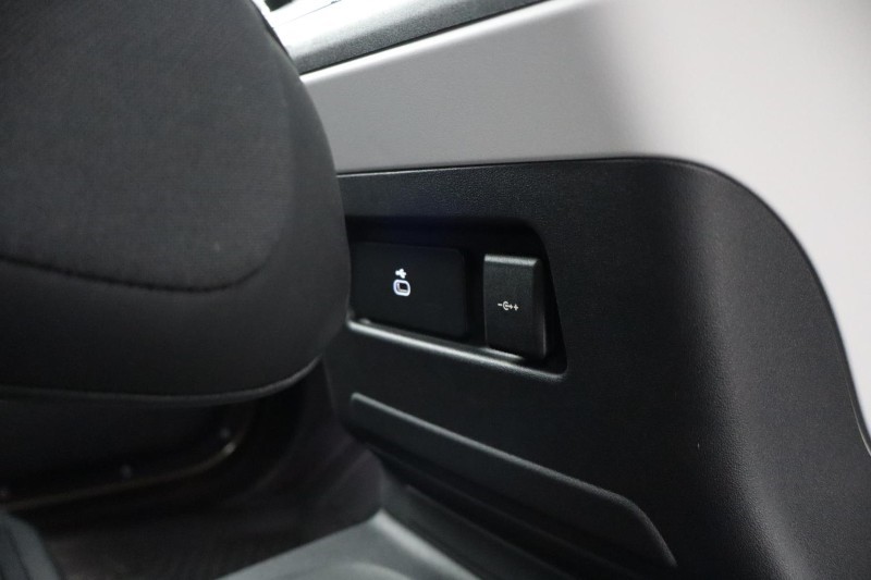 2026 (75) LAND ROVER COMMERCIAL DEFENDER 3.0 D350 Hard Top X-Dynamic HSE Auto [3 Seat] 5184707