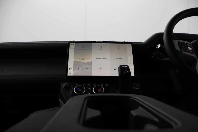 2026 (75) LAND ROVER COMMERCIAL DEFENDER 3.0 D350 Hard Top X-Dynamic HSE Auto [3 Seat] 5184706