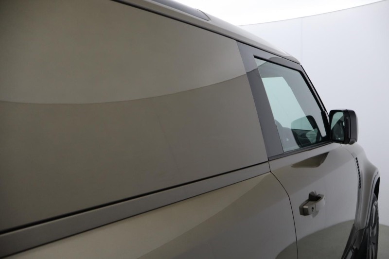 2026 (75) LAND ROVER COMMERCIAL DEFENDER 3.0 D350 Hard Top X-Dynamic HSE Auto [3 Seat] 5184660