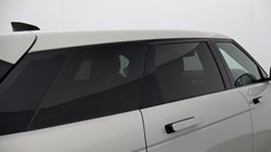 2020 (20) LAND ROVER RANGE ROVER EVOQUE 2.0 D180 R-Dynamic SE 5dr Auto 5160400