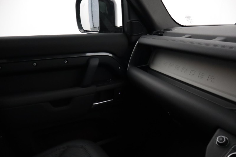 2025 (25) LAND ROVER DEFENDER 3.0 D350 X-Dynamic SE 110 5dr Auto 5162585