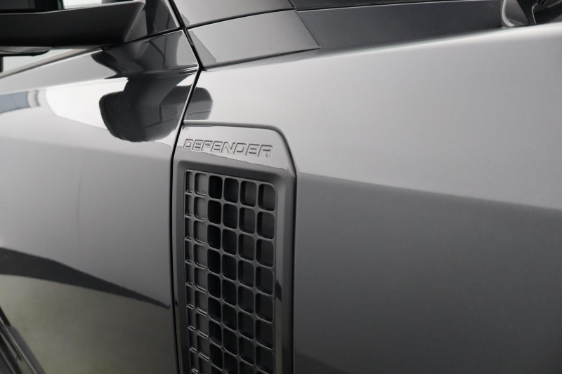 2025 (25) LAND ROVER DEFENDER 3.0 D350 X-Dynamic SE 110 5dr Auto 5162555