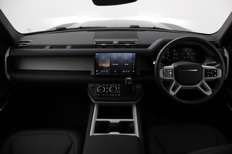 2025 (25) LAND ROVER DEFENDER 3.0 D350 X-Dynamic SE 110 5dr Auto 5162563