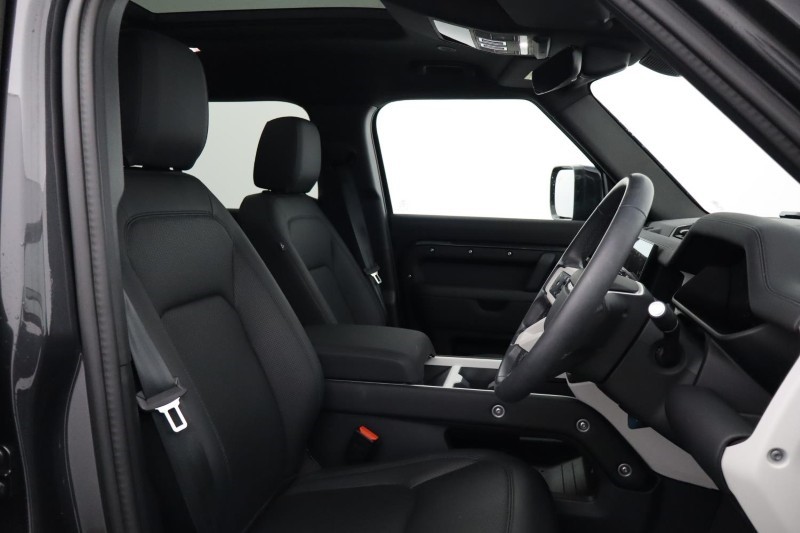 2025 (25) LAND ROVER DEFENDER 3.0 D350 X-Dynamic SE 110 5dr Auto 5162571