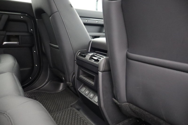 2025 (25) LAND ROVER DEFENDER 3.0 D350 X-Dynamic SE 110 5dr Auto 5162546