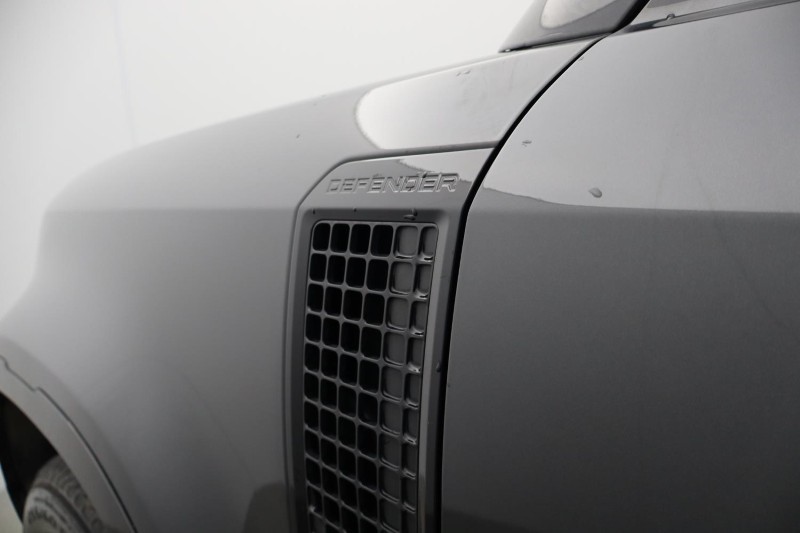2025 (25) LAND ROVER DEFENDER 3.0 D350 X-Dynamic SE 110 5dr Auto 5162560
