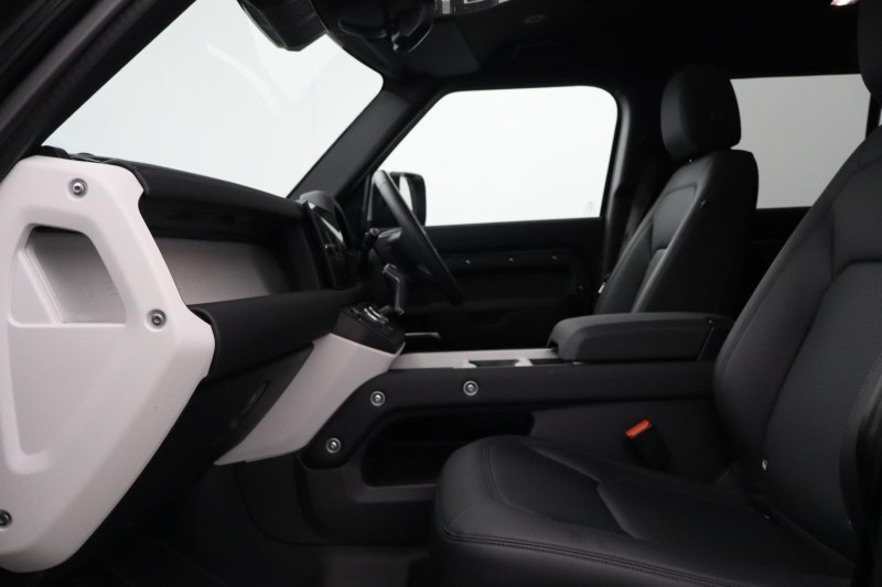 2025 (25) LAND ROVER DEFENDER 3.0 D350 X-Dynamic SE 110 5dr Auto 5162541