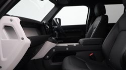 2025 (25) LAND ROVER DEFENDER 3.0 D350 X-Dynamic SE 110 5dr Auto 5162541