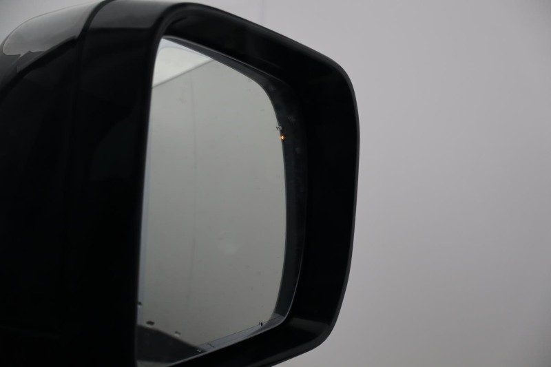 2025 (25) LAND ROVER DEFENDER 3.0 D350 X-Dynamic SE 110 5dr Auto 5162587