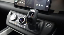 2025 (25) LAND ROVER DEFENDER 3.0 D350 X-Dynamic SE 110 5dr Auto 5162573