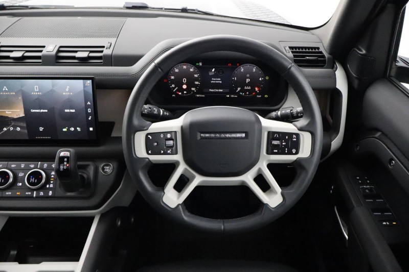 2025 (25) LAND ROVER DEFENDER 3.0 D350 X-Dynamic SE 110 5dr Auto 5162566