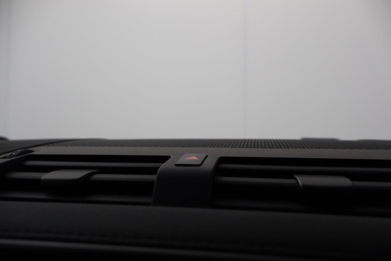 2025 (25) LAND ROVER DEFENDER 3.0 D350 X-Dynamic SE 110 5dr Auto 5162592