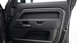 2025 (25) LAND ROVER DEFENDER 3.0 D350 X-Dynamic SE 110 5dr Auto 5162569