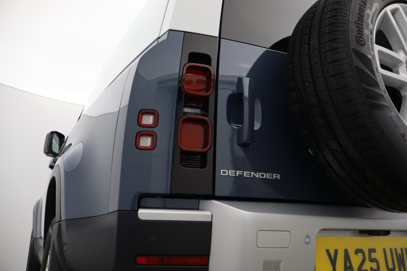 2025 (25) LAND ROVER COMMERCIAL DEFENDER 3.0 D250 Hard Top S Auto 5179540