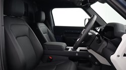 2025 (25) LAND ROVER COMMERCIAL DEFENDER 3.0 D250 Hard Top S Auto 5179574