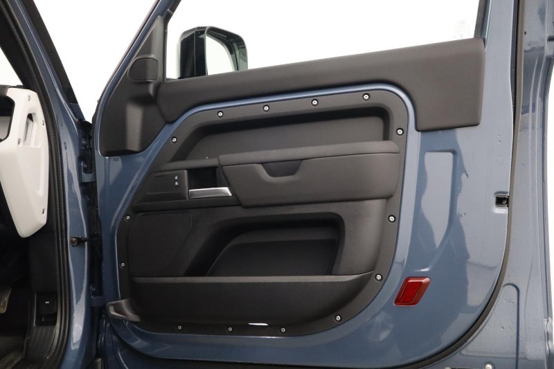 2025 (25) LAND ROVER COMMERCIAL DEFENDER 3.0 D250 Hard Top S Auto 5179572