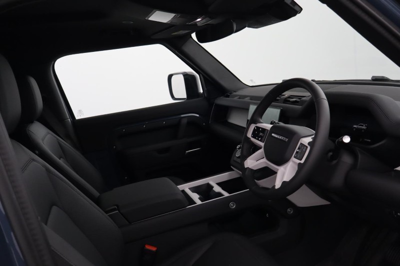 2025 (25) LAND ROVER COMMERCIAL DEFENDER 3.0 D250 Hard Top S Auto 5179576