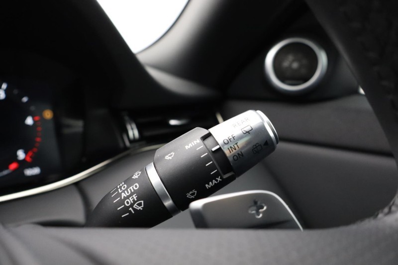 2021 (71) LAND ROVER RANGE ROVER EVOQUE 2.0 D200 R-Dynamic HSE 5dr Auto 5166493