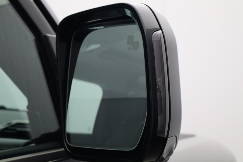 2023 (73) LAND ROVER DEFENDER 3.0 D250 HSE 90 3dr Auto 5179836