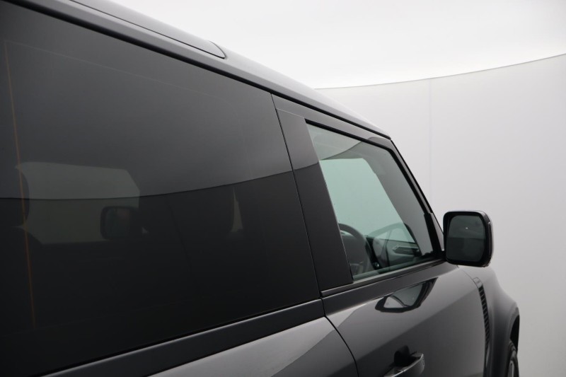 2023 (73) LAND ROVER DEFENDER 3.0 D250 HSE 90 3dr Auto 5179835