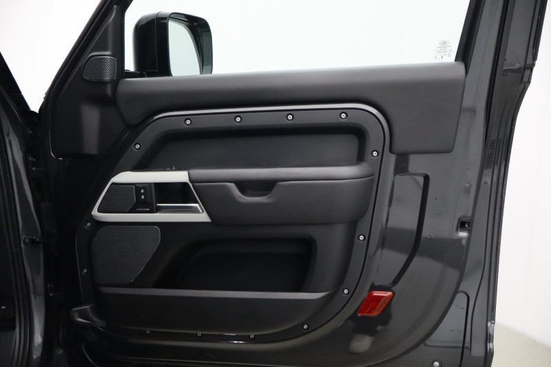 2023 (73) LAND ROVER DEFENDER 3.0 D250 HSE 90 3dr Auto 5179848