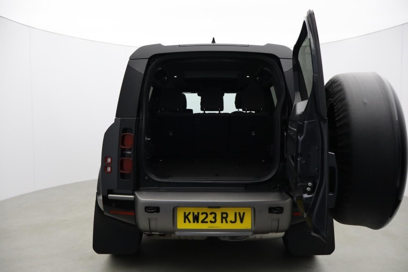 2023 (23) LAND ROVER DEFENDER 3.0 D250 X-Dynamic SE 110 5dr Auto [7 Seat] 5408391