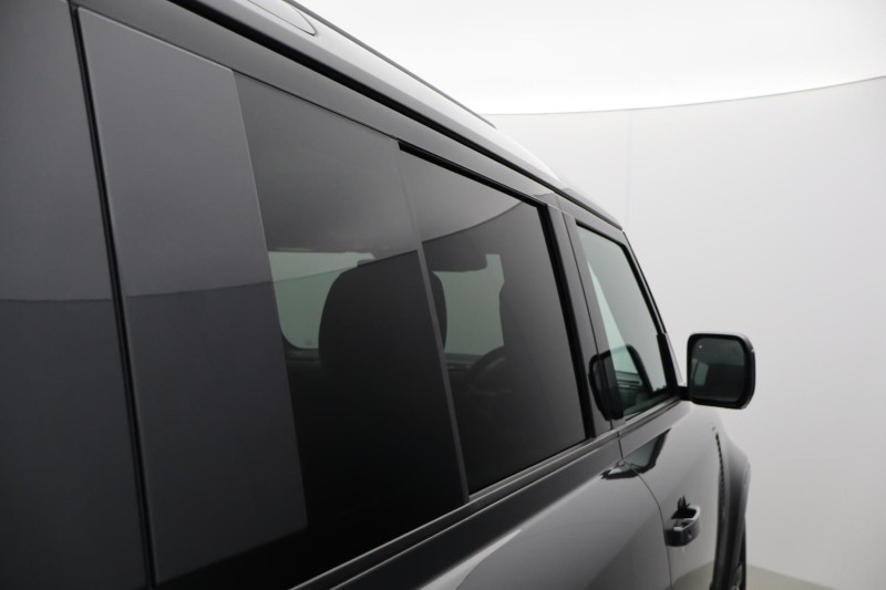 2023 (23) LAND ROVER DEFENDER 3.0 D250 X-Dynamic SE 110 5dr Auto [7 Seat] 5408405