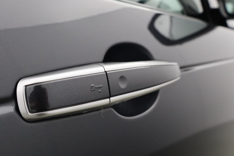 2020 (20) LAND ROVER DISCOVERY 3.0 SD6 HSE Luxury 5dr Auto 5179632