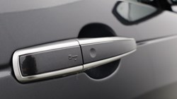 2020 (20) LAND ROVER DISCOVERY 3.0 SD6 HSE Luxury 5dr Auto 5179632