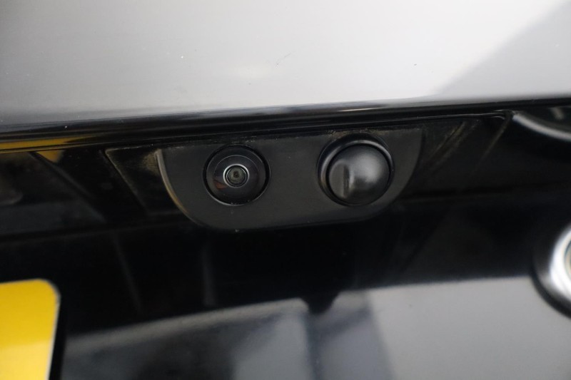 2020 (20) LAND ROVER DISCOVERY 3.0 SD6 HSE Luxury 5dr Auto 5179616