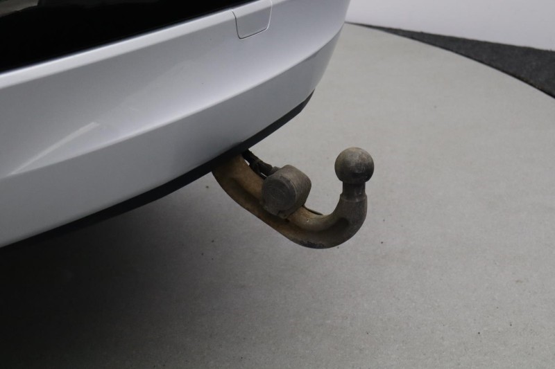 2020 (20) LAND ROVER DISCOVERY 3.0 SD6 HSE Luxury 5dr Auto 5179613